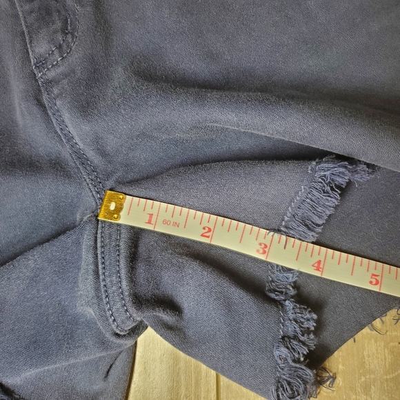 Michael Kors Studded Indigo Blue Raw Hem Women's Shorts Size 2 EUC - Picture 7 of 16